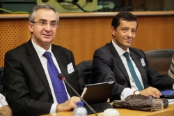 Edite Estrela promove debate via twitter no Parlamento Europeu - 1