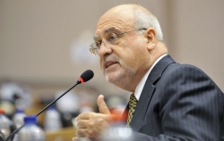 Capoulas Santos na reunião da comissão de Agricultura do PE, 24 de abril de 2012